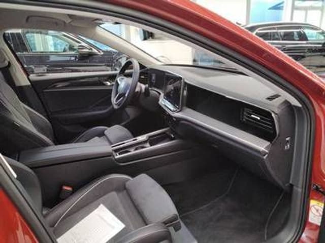 Volkswagen Passat 1.5 eTSI Business DSG Variant