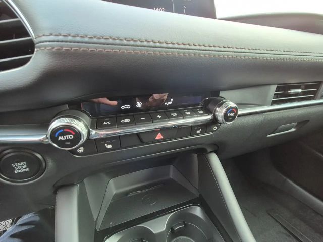 Mazda 3 2.5LG140PS 6MT 2WD Centre-Line