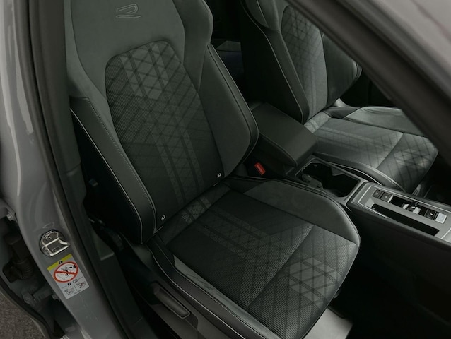 Volkswagen Golf 1.5 eTSI