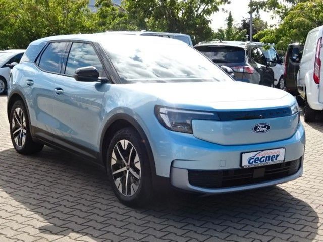 Ford Explorer Extended range RWD