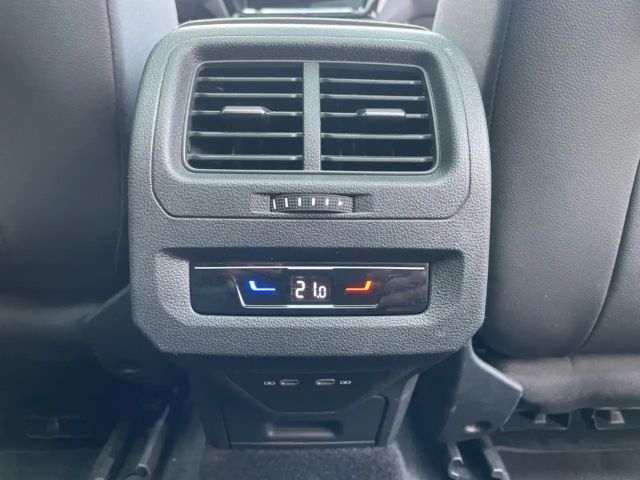 Volkswagen Touran 1.5 TSI DSG R-Line