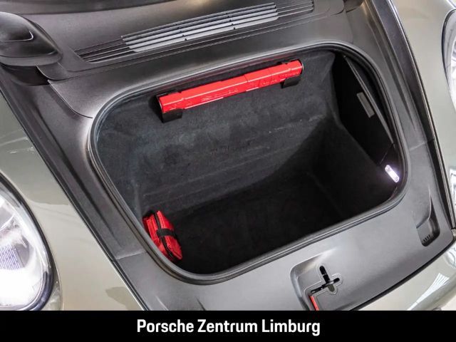 Porsche 992 4 Coupé GTS Targa