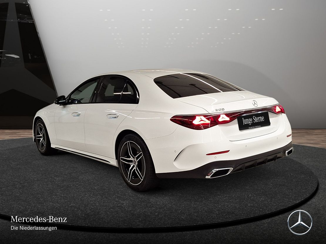 Mercedes-Benz E 200 AMG Line Sedan