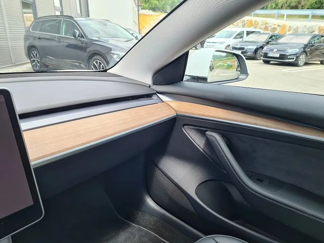 Tesla Model 3 Standard Range