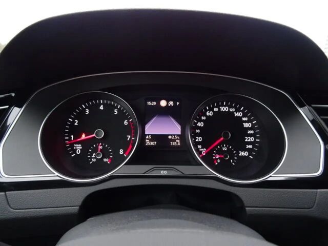 Volkswagen Passat 1.5 TSI Business Variant