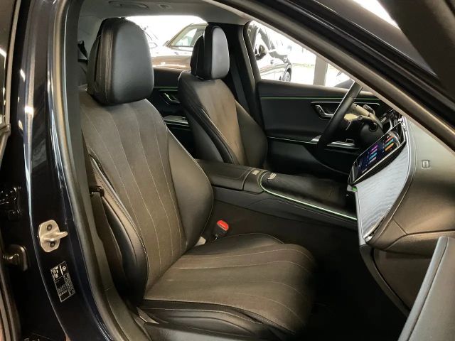 Mercedes-Benz E 220 AVANTGARDE E 220 d Estate