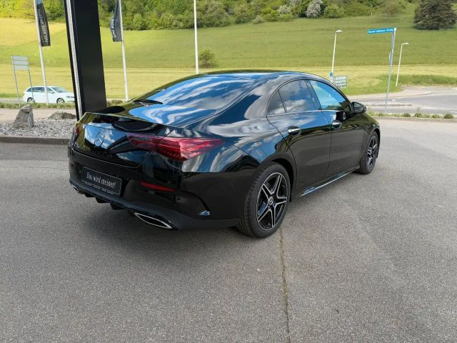 Mercedes-Benz CLA 200 AMG Line Coupé