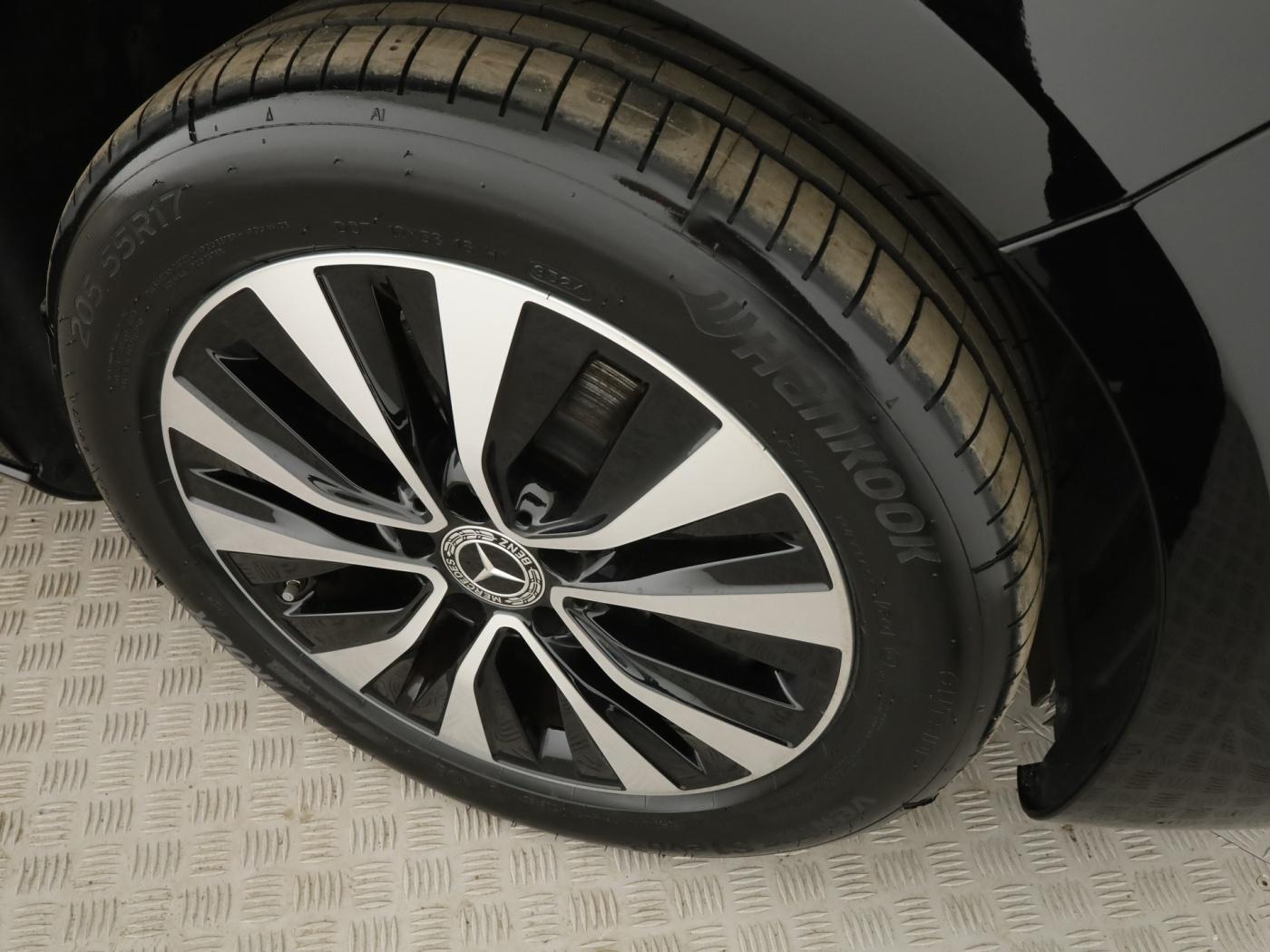 Mercedes-Benz A 250 A 250 e