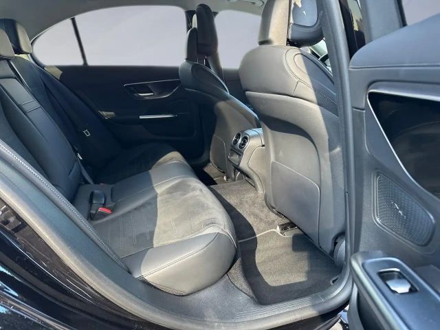 Mercedes-Benz C 200 AMG Line Sedan