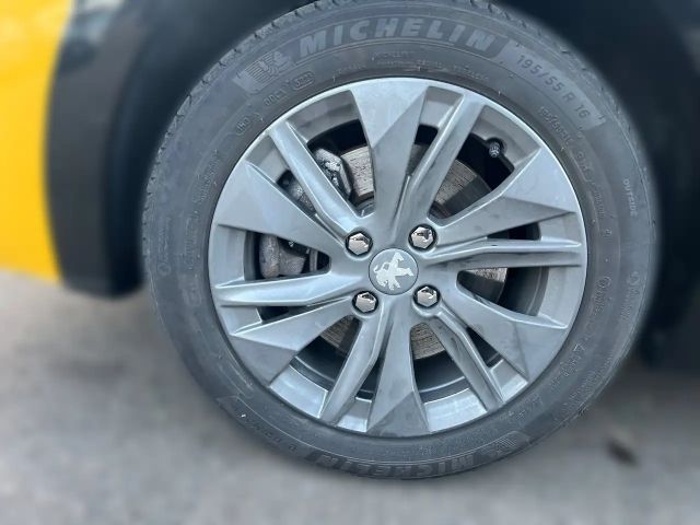 Peugeot E-208 Allure Pack