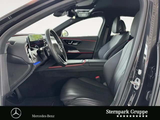 Mercedes-Benz E 200 Sedan