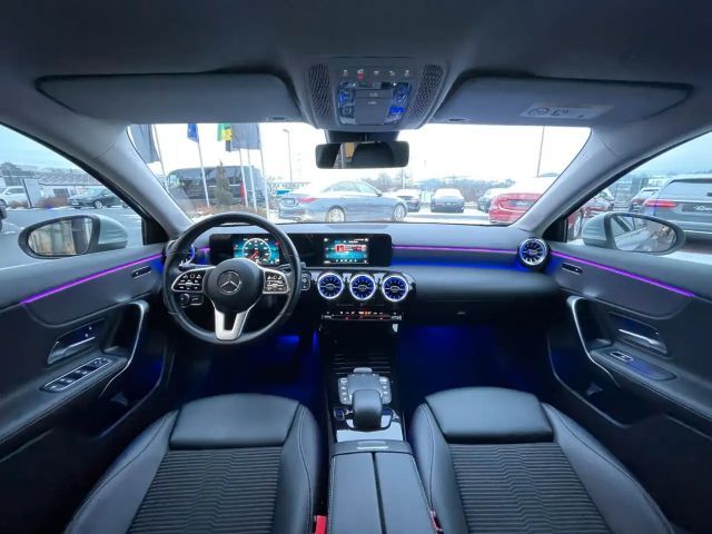 Mercedes-Benz A 180 Hatchback Progressive