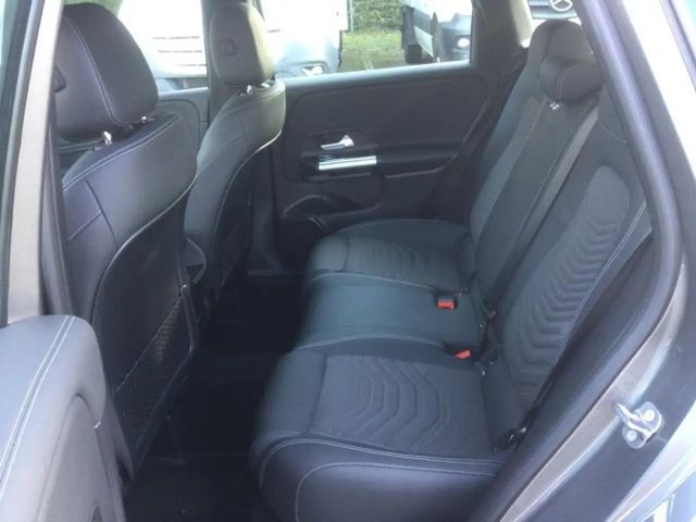 Mercedes-Benz B 180 Progressive