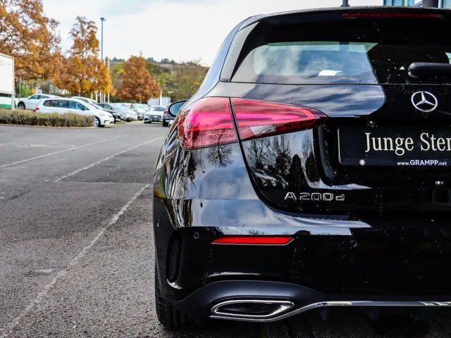 Mercedes-Benz A 200 A 200 d AMG Line