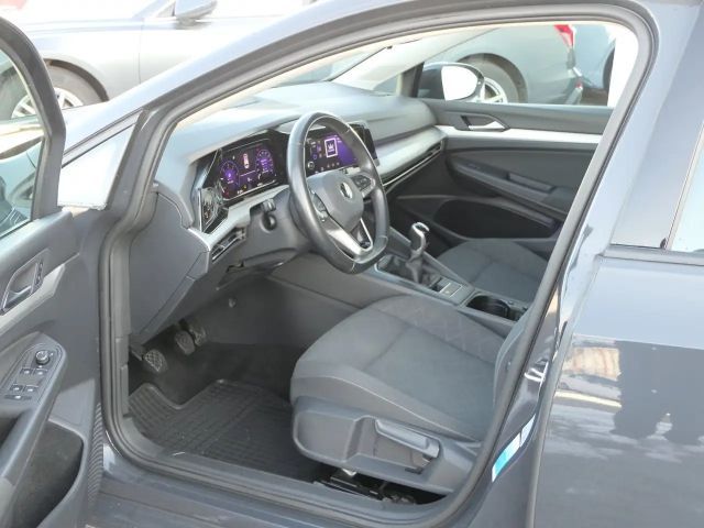 Volkswagen Golf Life Variant