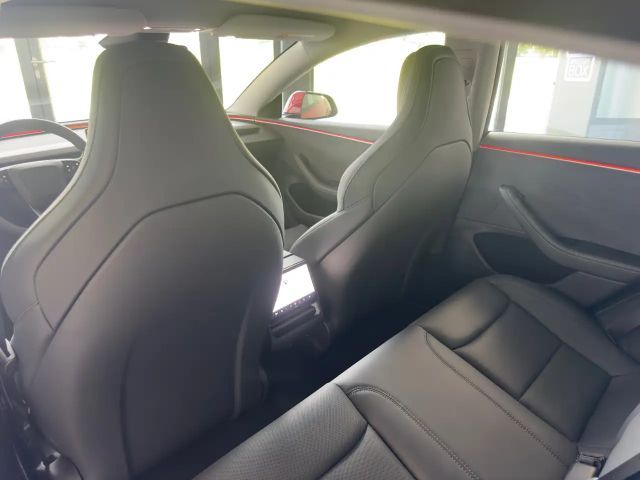 Tesla Model 3 Performance