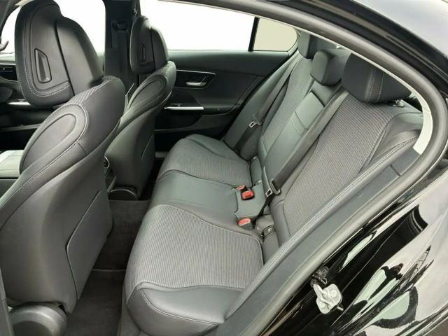 Mercedes-Benz C 200 AVANTGARDE Sedan