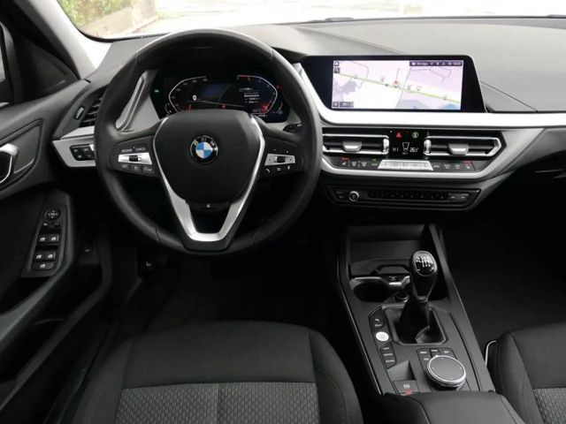 BMW 118 118i Sedan