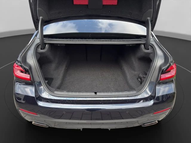 BMW 530 530d M-Sport Sedan xDrive