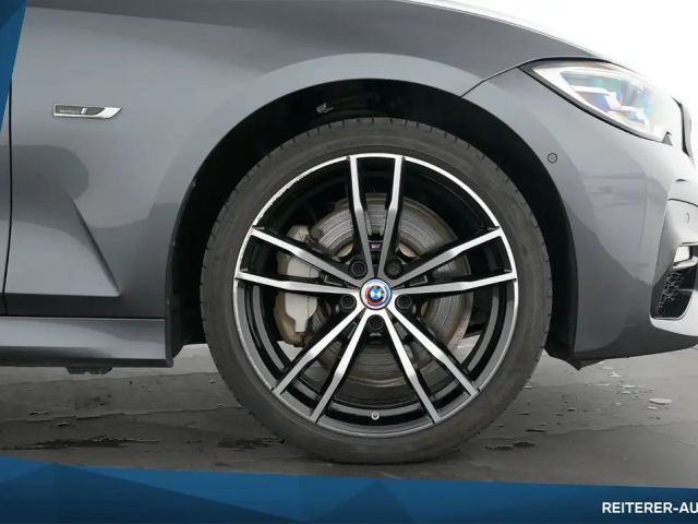 BMW 330 330e M-Sport xDrive