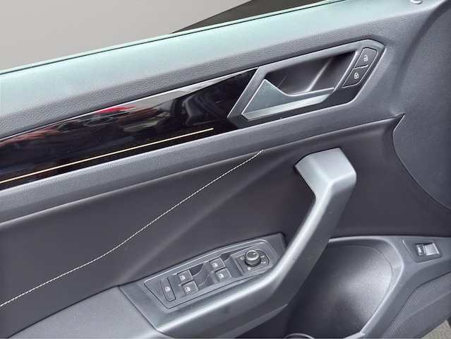 Volkswagen T-Roc 1.5 TSI DSG R-Line