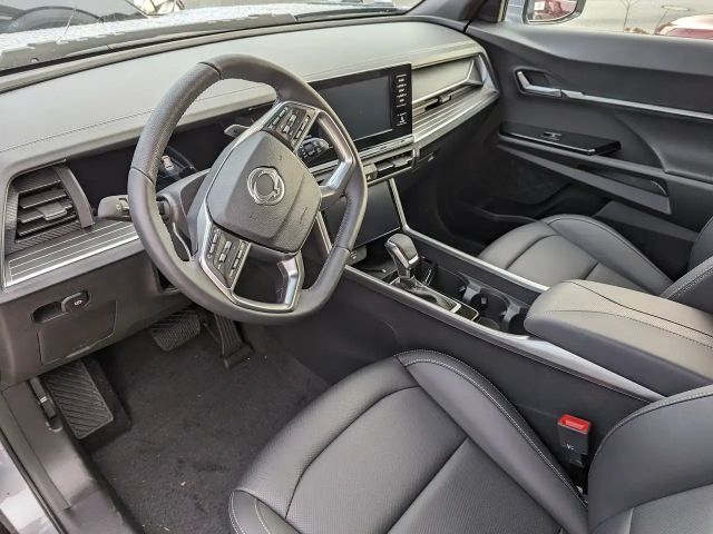 SsangYong Torres 2WD Quartz