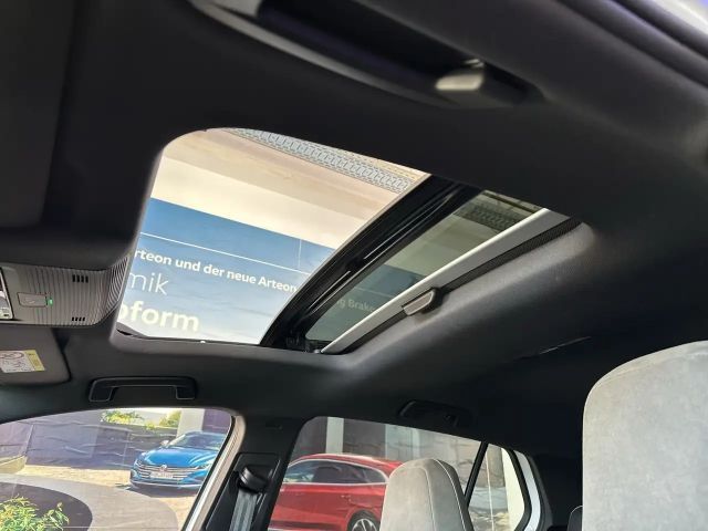 Volkswagen Golf 1.5 eTSI DSG