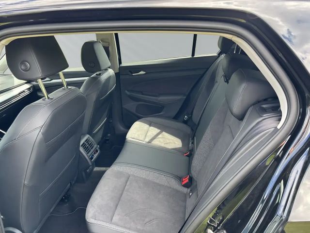 Volkswagen Golf 1.5 eTSI Golf VIII Style