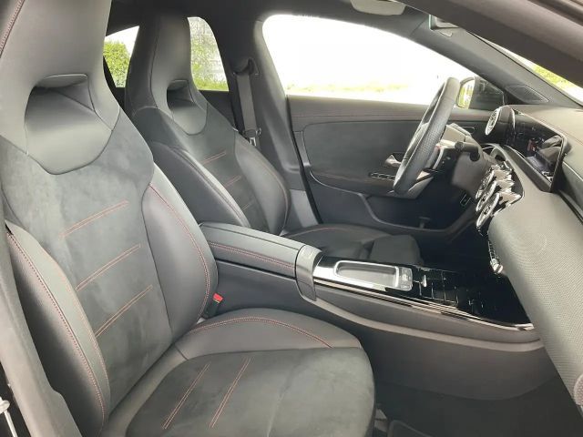 Mercedes-Benz CLA 200 AMG Line CLA 200 d Coupé