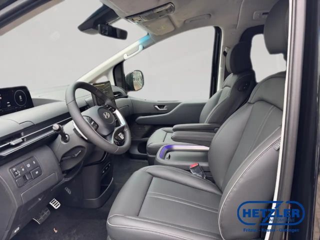 Hyundai Staria Signature