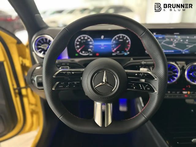 Mercedes-Benz A 220 4MATIC AMG Line