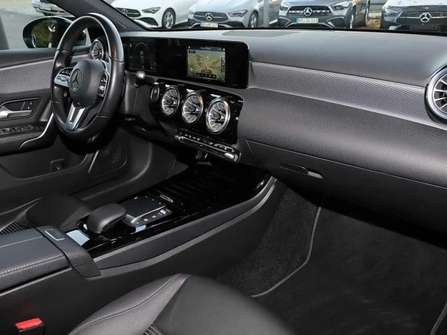 Mercedes-Benz A 250 A 250 e