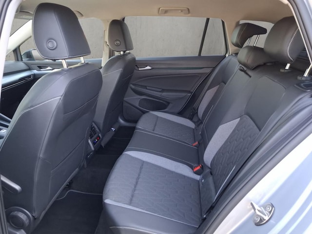 Volkswagen Golf Life Variant