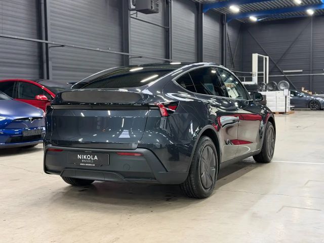 Tesla Model Y RWD