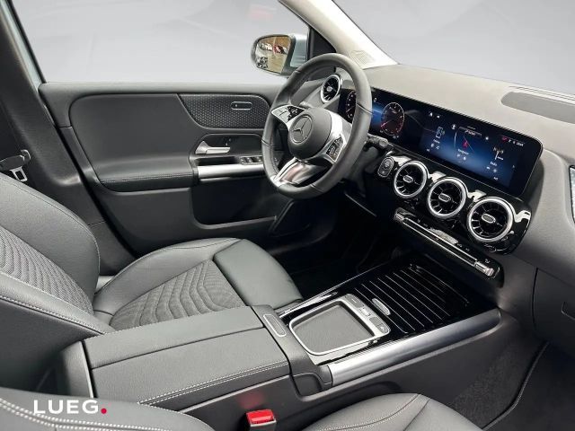 Mercedes-Benz B 200 Progressive Sedan