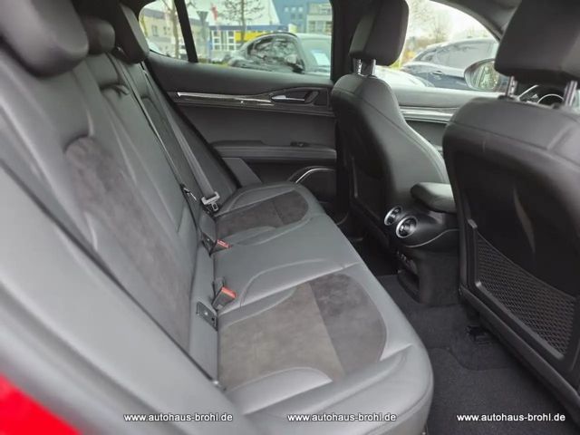 Alfa Romeo Stelvio Q4 Quadrifoglio