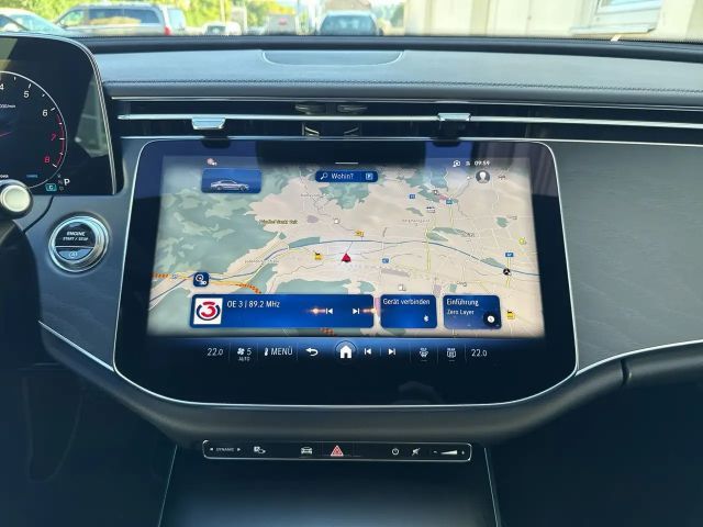 Mercedes-Benz E 200 4MATIC Sedan