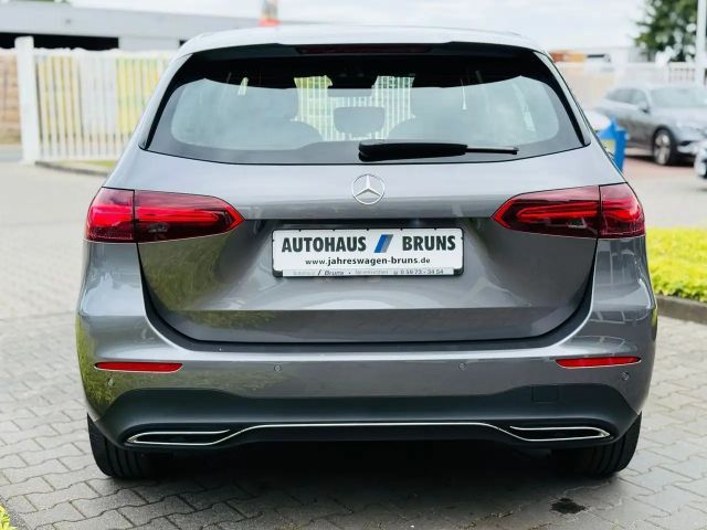 Mercedes-Benz B 180 Progressive Sedan