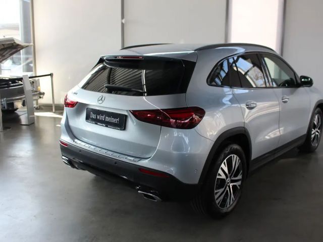 Mercedes-Benz GLA 200 Progressive