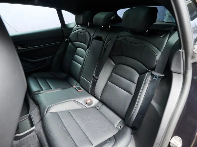 Porsche Taycan 4S Cross Turismo