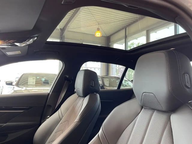 BMW 520 520d M-Sport Sedan