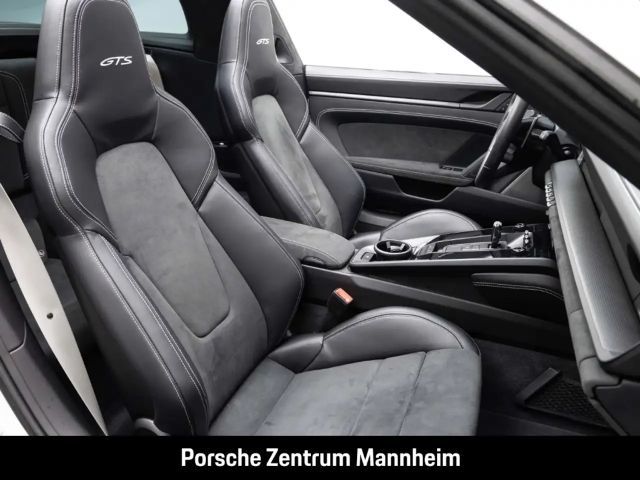 Porsche 992 4 Coupé GTS Targa