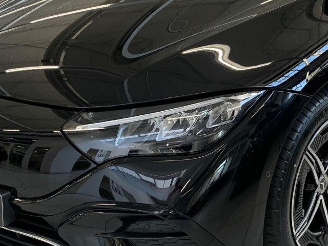 Mercedes-Benz EQE 300 Sedan