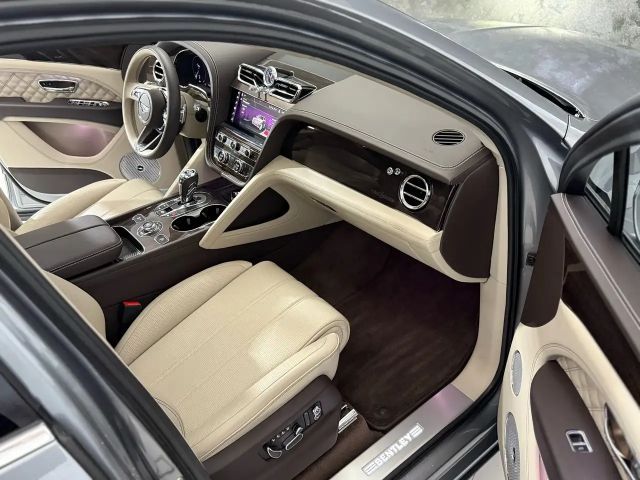 Bentley Bentayga V8