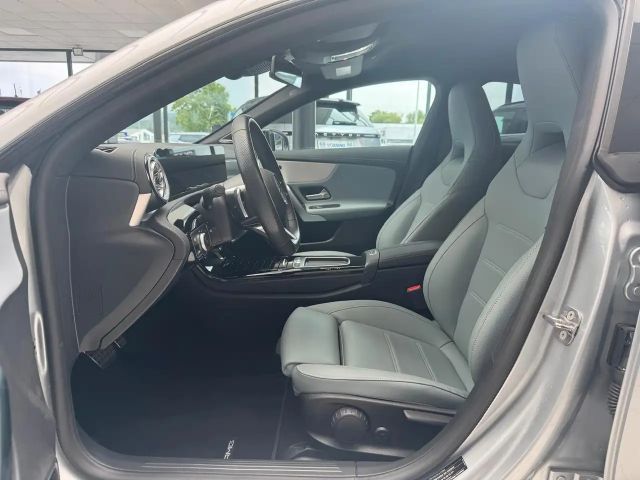 Mercedes-Benz CLA 200 AMG Line Coupé