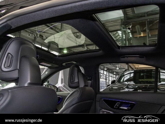 Mercedes-Benz C 200 4MATIC AMG Line Sedan