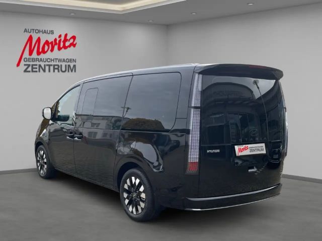 Hyundai Staria Signature
