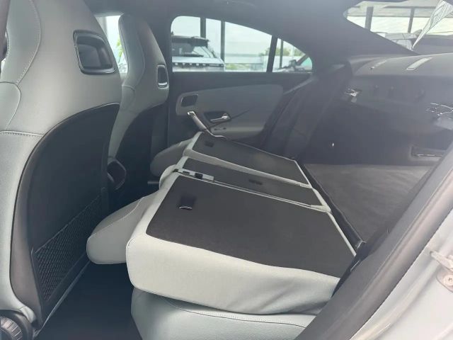 Mercedes-Benz CLA 200 AMG Line Coupé