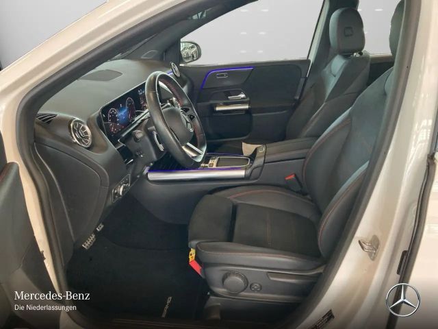 Mercedes-Benz B 200 AMG Line Sedan