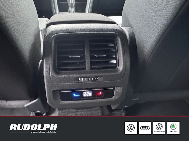 Volkswagen Touran 1.5 TSI Highline 7-Gang- DSG LED Navi AHK SHZ PDC Klima ACC